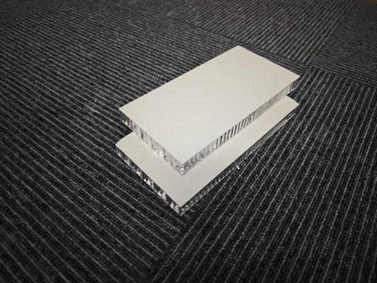 알루미늄 꿀집 코어 패널 고강성 구조물의 궁극적인 해결책